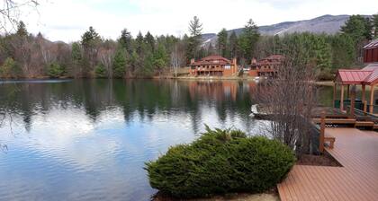 Spacious studio with a beautiful Pemi river view.