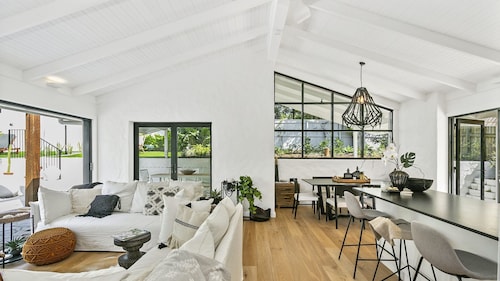 6 Currawong Street, Noosa Heads