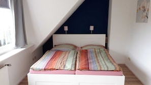 2 Schlafzimmer, Reisekinderbett, WLAN