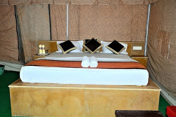 Luxury Cottage | 1 bedroom, premium bedding, down duvets, memory-foam beds