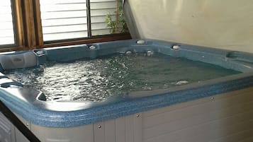 Indoor spa tub