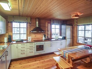 Fridge, microwave, dishwasher, cookware/dishes/utensils