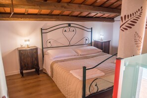 4 bedrooms, iron/ironing board, WiFi