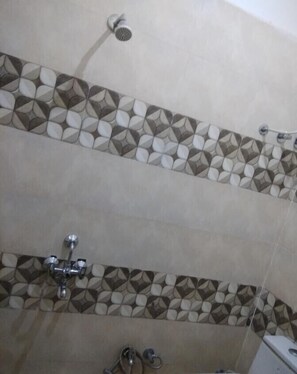 Luxury Room | Bathroom - Kalpshil Hotel (Ashta)