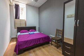 Iron/ironing board, free WiFi, bed sheets