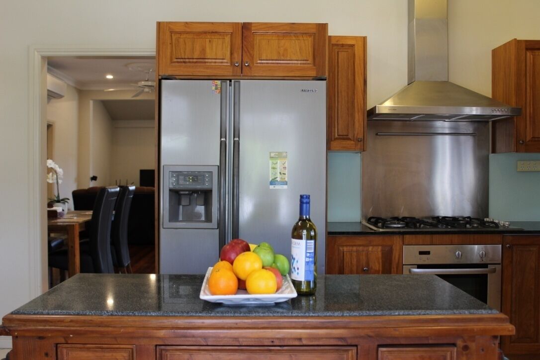 Cairns central  walking Distance \"Town House\" — image 20