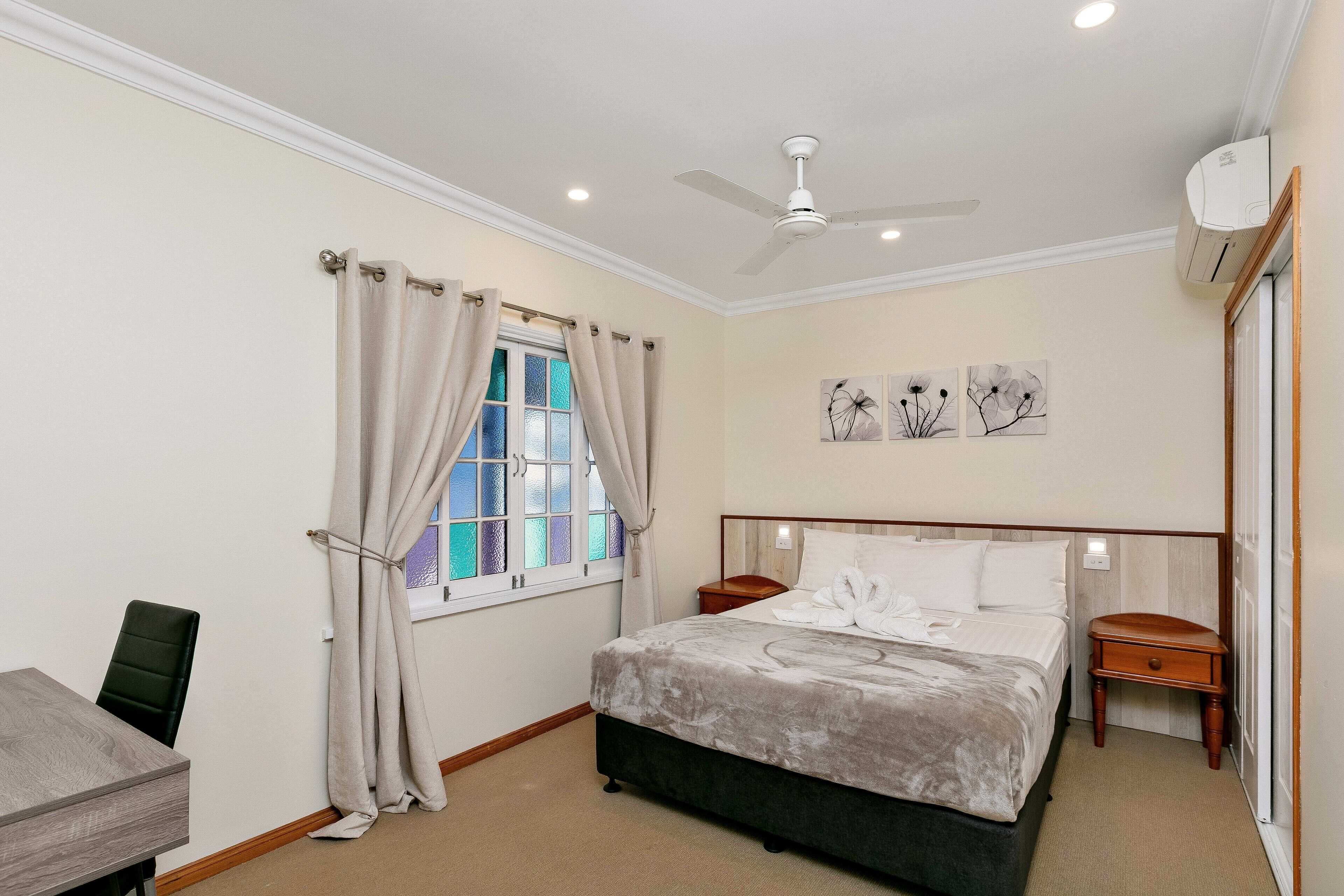 Cairns central  walking Distance \"Town House\" — image 13