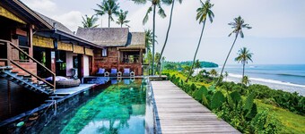 Deluxe Beachfront Villa, Overlooking Balian Surf Break. Amazing Pool