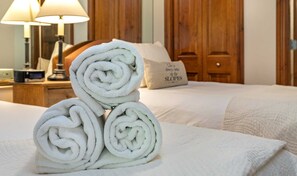 2 bedrooms, desk, iron/ironing board, WiFi - Ski In and Out Condo in Lionshead Village w/ Pool, Hot Tubs, and Lovely Views (Vail)