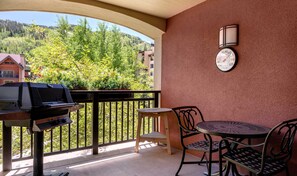 Outdoor dining - Ski In and Out Condo in Lionshead Village w/ Pool, Hot Tubs, and Lovely Views (Vail)