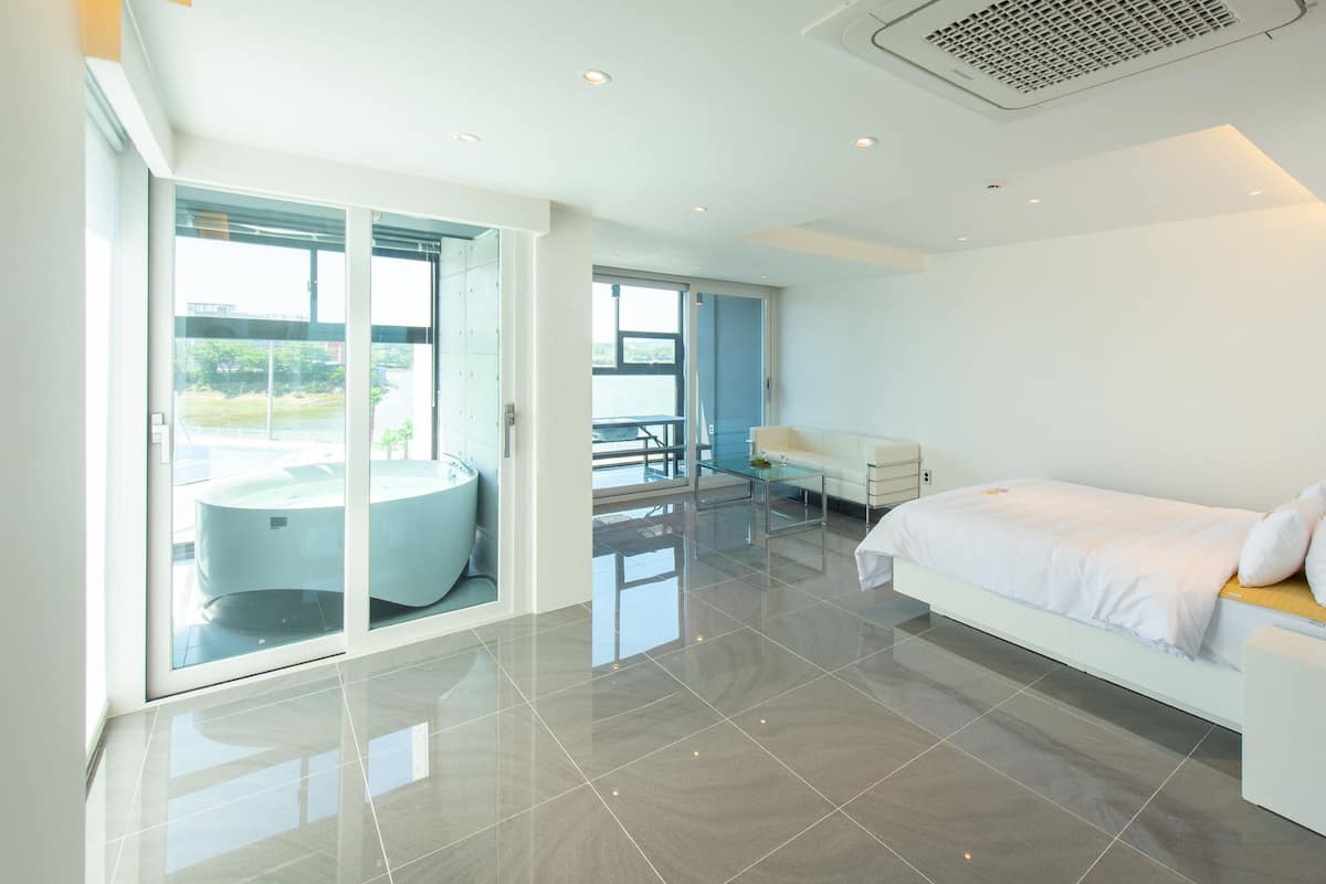 Room (Spa Type #4 Over base 2 pax, EPF) | 3 bilik tidur, dihias secara berasingan, Wi-fi percuma