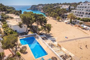 Pool - B23. Beachfront apartment with pool, AC, wifi (Cala d'Or)