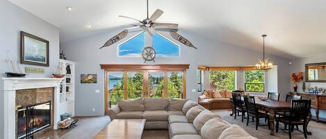 TV, fireplace, DVD player