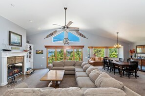 TV, fireplace, DVD player