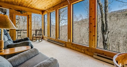 Cozy cabin w/ beautiful woodwork, sunroom and a private deck