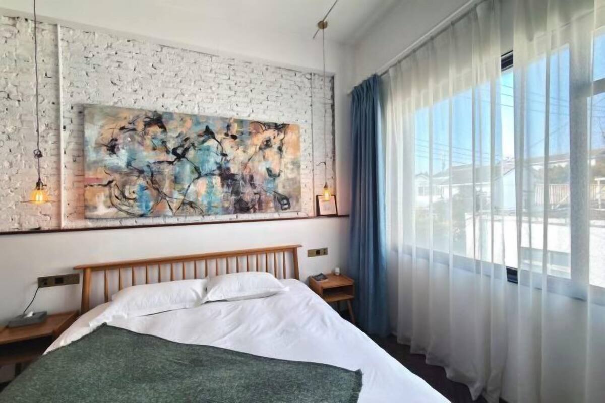 Individually decorated, individually furnished, desk, blackout drapes