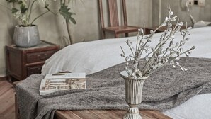 Suite – premium (XIANG) | Skrivebord, blendingsgardiner, lydisolert og wi-fi (inkludert)