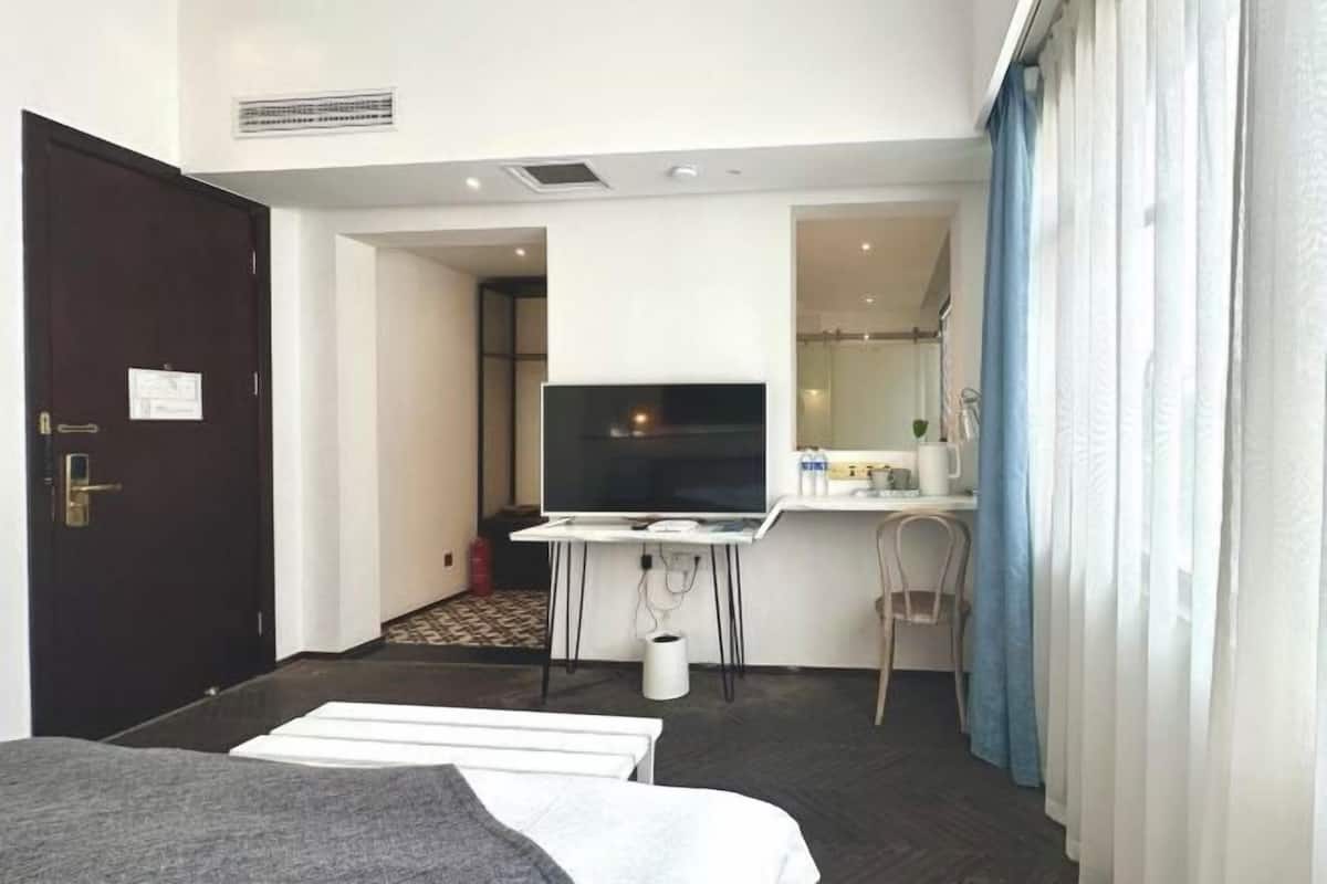 Decoración personalizada, muebles diferentes y escritorio