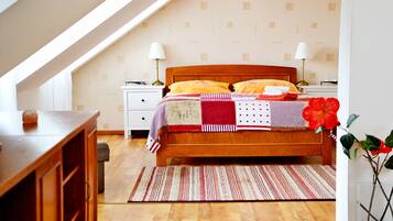 Bureau, lits bébé (gratuits), Wi-Fi gratuit, draps fournis