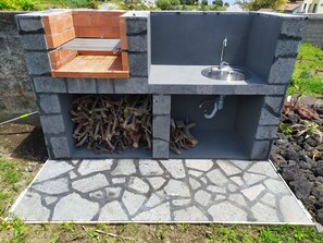 Property grounds - Family friendly house situated next to the beaches in the center of the island (Água de Alto)