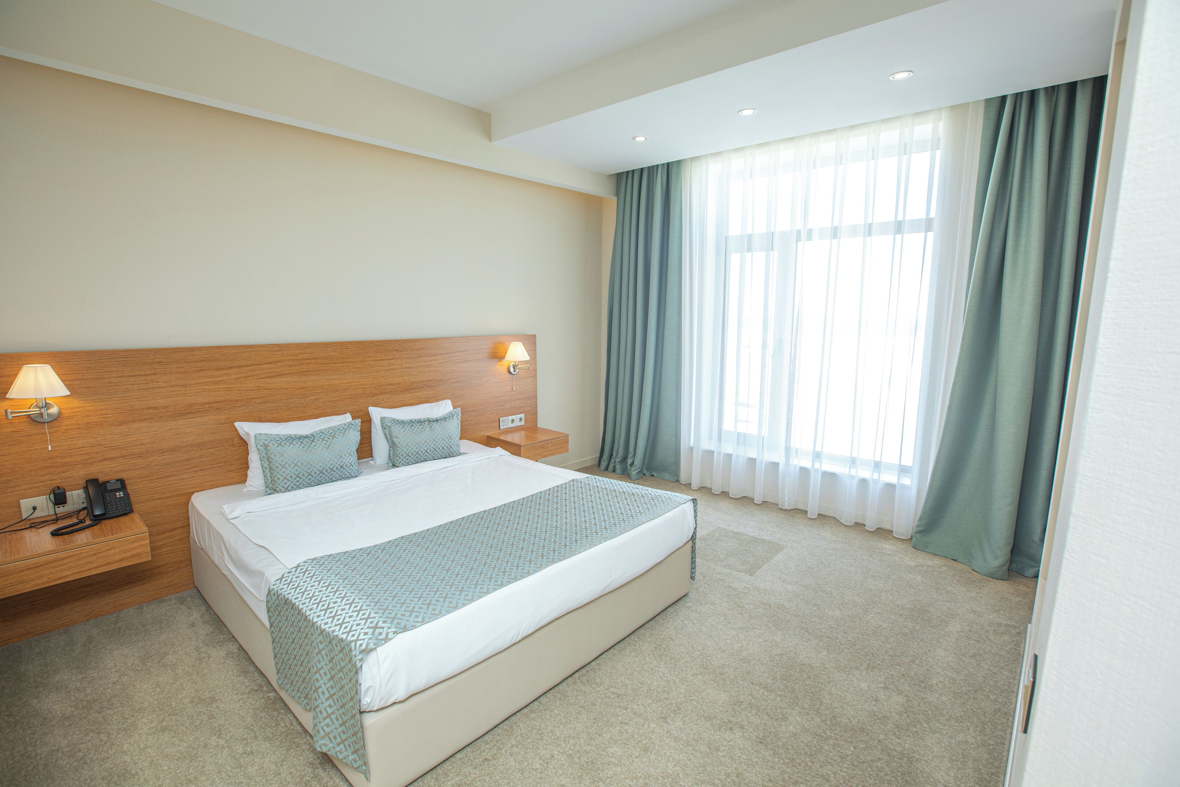 Doppelzimmer, Gartenblick | Hochwertige Bettwaren, Minibar, Zimmersafe, Verdunkelungsvorhänge