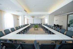 Meeting facility - Khazar Inji (Baku)
