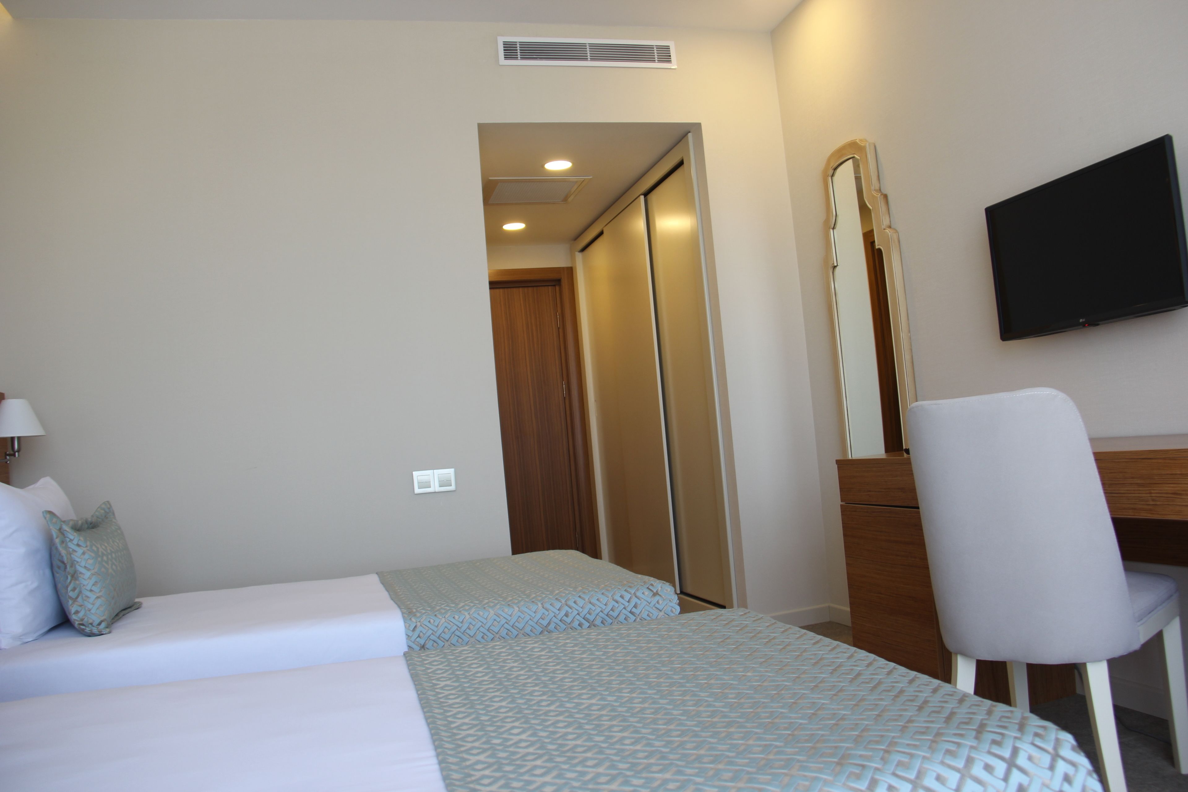 1 bedroom, premium bedding, minibar, in-room safe