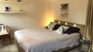 2 chambres, fer et planche Ă repasser, Wi-Fi gratuit, draps fournis