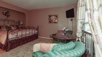 1 habitación, tabla de planchar con plancha, wifi y ropa de cama