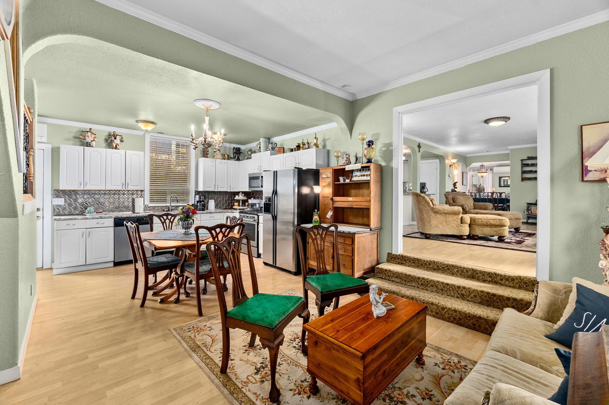 テレビ、暖炉、DVD プレーヤー、ビデオライブラリ