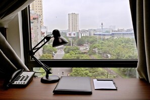 Bureau, chambres insonorisées, Wi-Fi gratuit, draps fournis