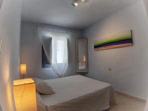 2 chambres, fer et planche à repasser, Wi-Fi, literie fournie
