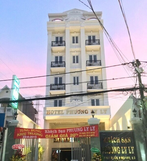 Exterior - Phuong Ly Ly Hotel (Ho Chi Minh City)