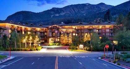 Premiere Top Floor Juniper Springs Lodge 2BR / 2BA Ski In / Out & vuoristomaisemat