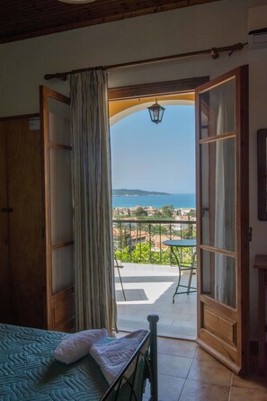 Standard Studio | In-room safe, blackout drapes, rollaway beds, free WiFi - Olive Tree Apartments (Zakynthos)