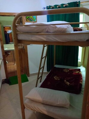 家庭房 | 2 多间卧室、特色装修、特色家居、办公桌