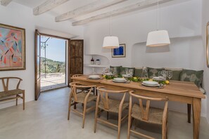 Dining - Can Pelat Vella (Deià)