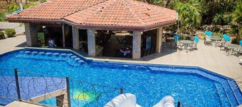 Stand Alone Villa i Gated Community, Pool & Short Walk til stranden