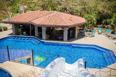 Your Comfortable, Safe, Updated Villa Retreat for 2 to 6 Guests in Playa Hermosa