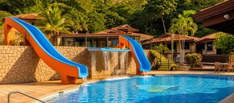 Your Comfortable, Safe, Updated Villa Retreat for 2 to 6 Guests in Playa Hermosa