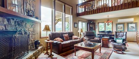 Televisión, chimenea y reproductor de DVD