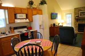 Fridge, microwave, oven, stovetop - Loft Cabin with Hot Tub @ LakePointe Resort - no cleaning fees! (Russell Springs)