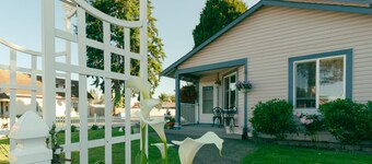 Betsy Pease Suite on BNB