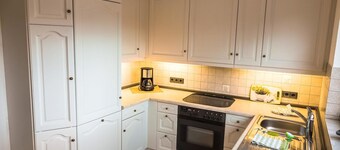 Möbliertes Haus zur vorübergehenden Überlassung mit eigenem Eingang im Grünen