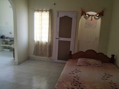 4 bed Full Home & Kitchen - Parti Sai Ashram 2 min