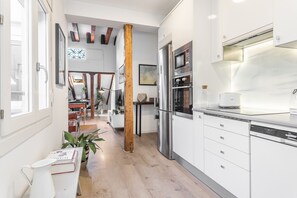 Fridge, microwave, oven, dishwasher