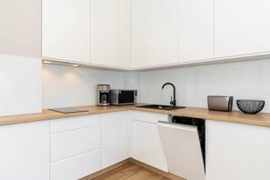 Unclassified image, 5 of 19, button