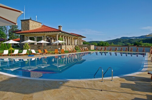 Nakovski House - One with Nature