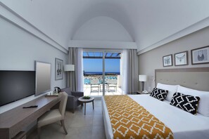 Sängtillbehör av högsta kvalitet och värdeförvaringsskåp på rummet