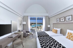 Sängtillbehör av högsta kvalitet och värdeförvaringsskåp på rummet